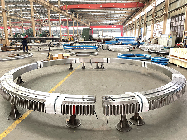 Schwenkantriebe für CNC-Anlagen