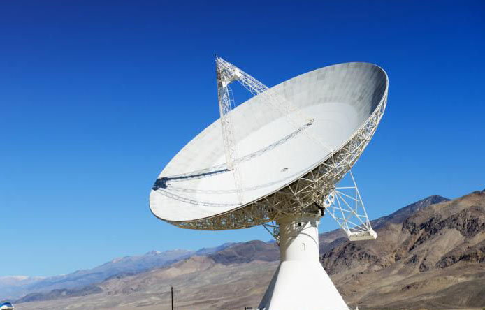 Coronas de orientación para aplicaciones de radar/antena