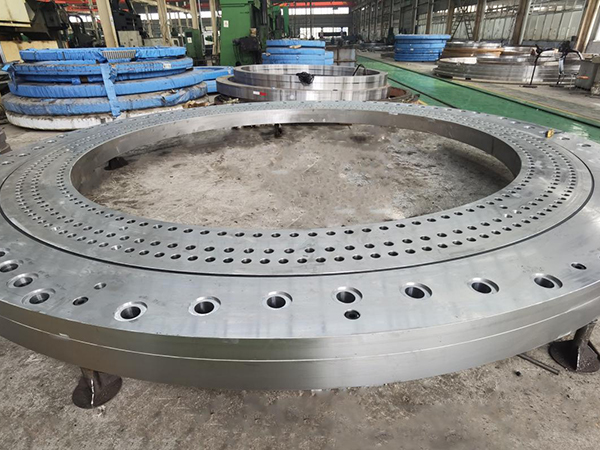 Rolamento de Rolos de Três Fileiras para Orientação with Diâmetro Externo of 5.9m for Turbina Eólica flanges